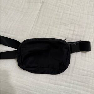 Black Women's Lululemon Belt Bag